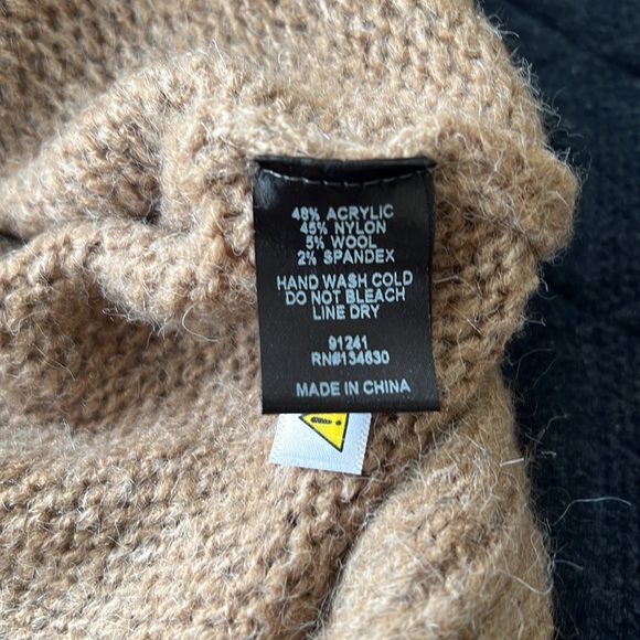 Anthropologie Sweater - Picture 5 of 8